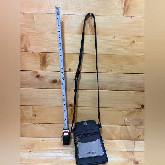 $89 saint + sofia leather cellphone crossbody case - Picture 5 of 6